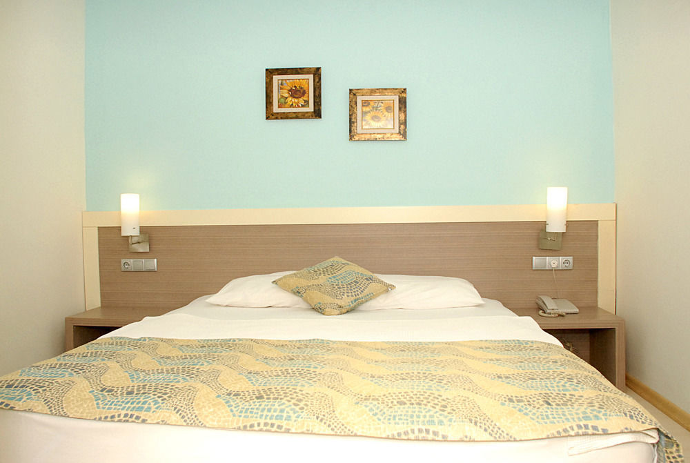 Costa Queen Suites 居姆贝特 外观 照片
