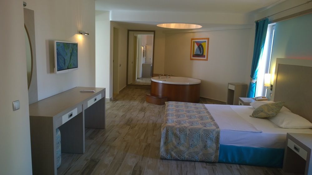 Costa Queen Suites 居姆贝特 外观 照片